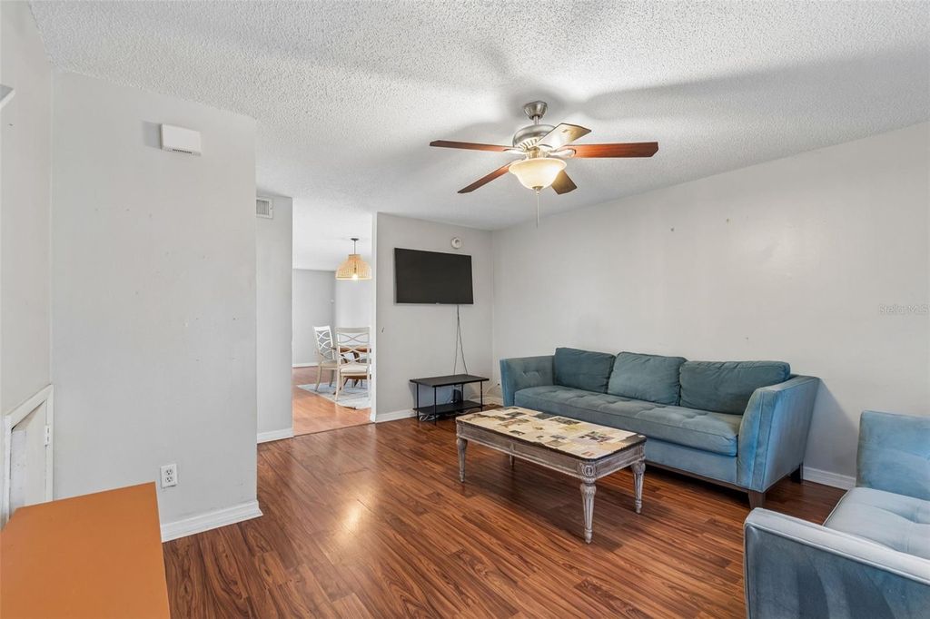 Image 6 of property listing at 5156 SUNRIDGE PALMS DRIVE, Tampa, FL 33617