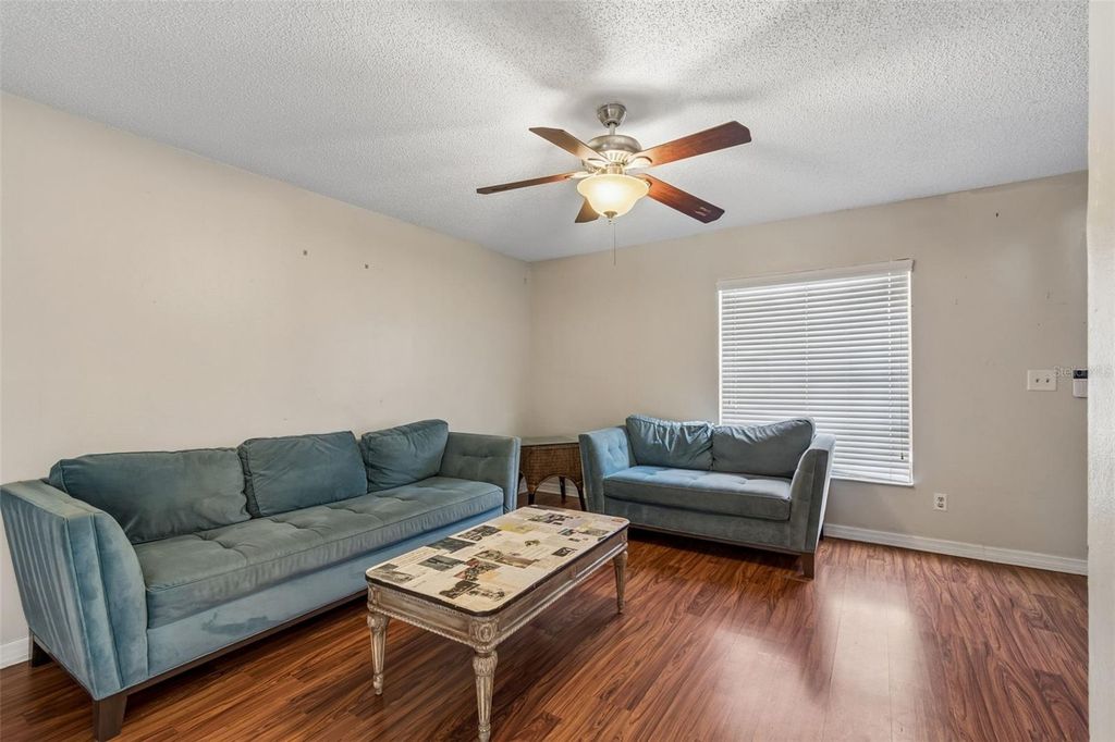 Image 8 of property listing at 5156 SUNRIDGE PALMS DRIVE, Tampa, FL 33617