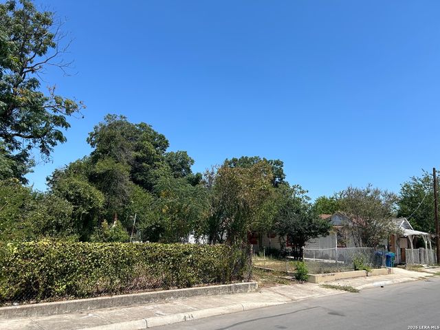211 Mercedes, San Antonio, TX 78207