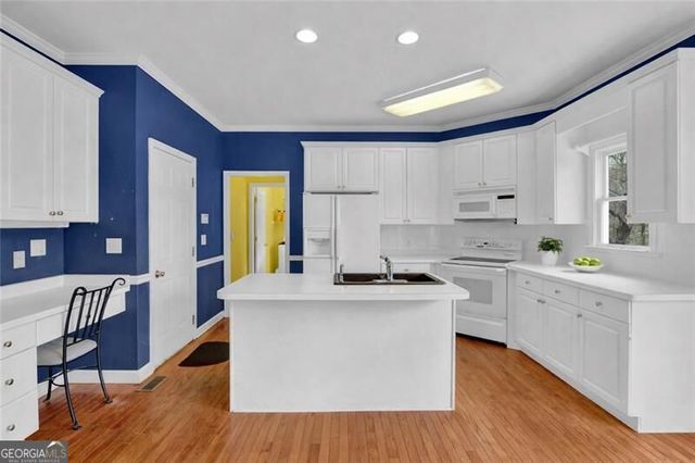 1826 Lone Oak Court, Lawrenceville, GA 30043