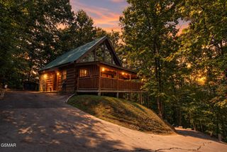 3823 Dollys Drive, Sevierville, TN 37876