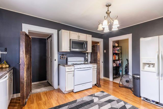 195 E Chestnut Street, Waterloo, IN 46793