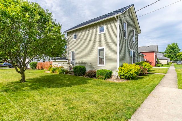 195 E Chestnut Street, Waterloo, IN 46793