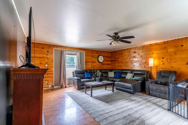 195 E Chestnut Street, Waterloo, IN 46793