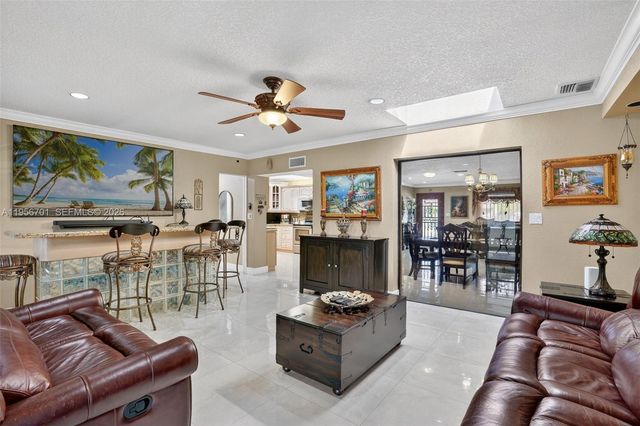 9410 SW 42nd St, Miami, FL 33165