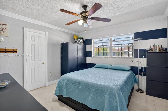 9410 SW 42nd St, Miami, FL 33165