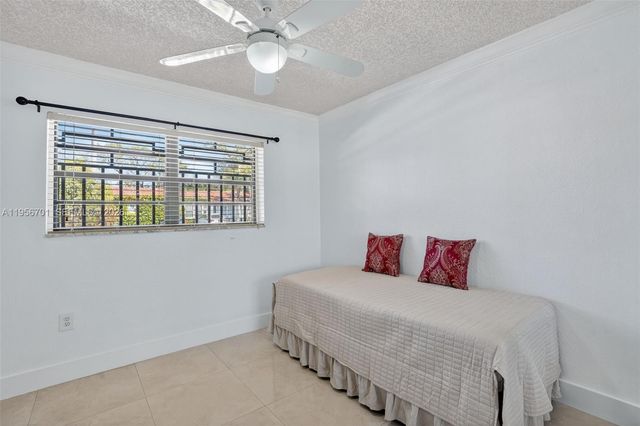 9410 SW 42nd St, Miami, FL 33165