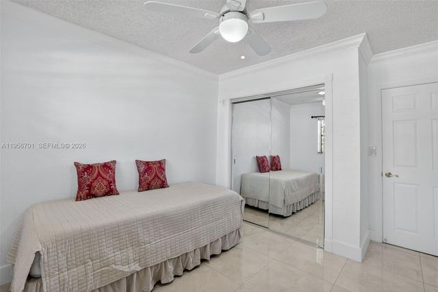 9410 SW 42nd St, Miami, FL 33165