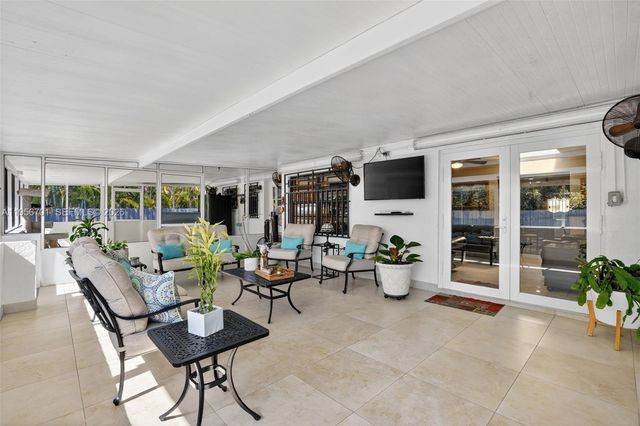 9410 SW 42nd St, Miami, FL 33165