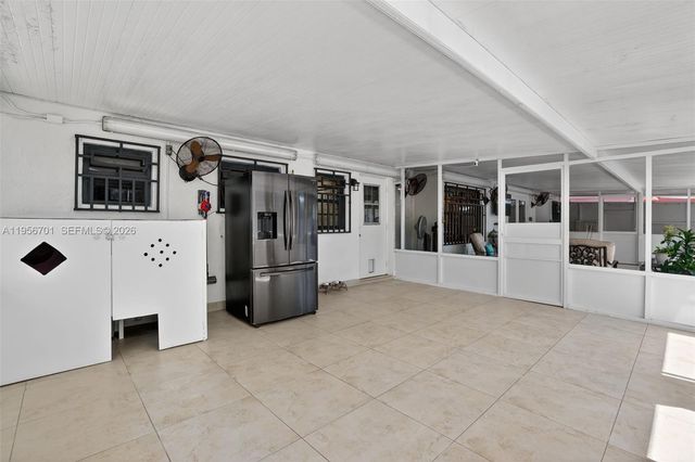 9410 SW 42nd St, Miami, FL 33165