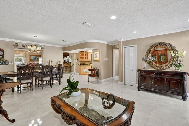 9410 SW 42nd St, Miami, FL 33165