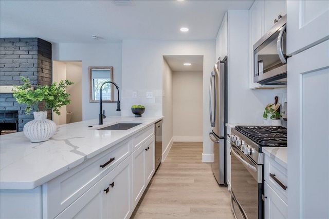 11301 JOLLYVILLE RD F2, Austin, TX 78759