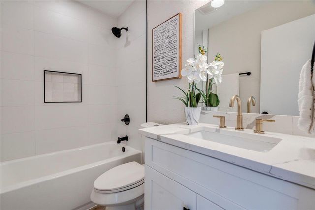 11301 JOLLYVILLE RD F2, Austin, TX 78759