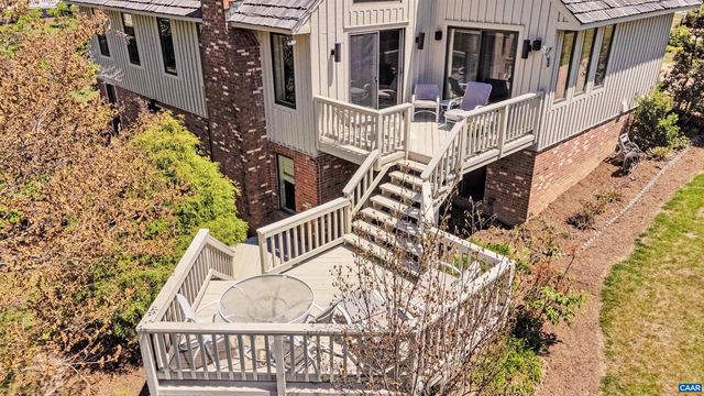 304 CLUB RD, Louisa, VA 23093