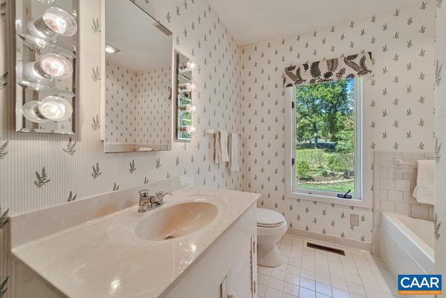 304 CLUB RD, Louisa, VA 23093