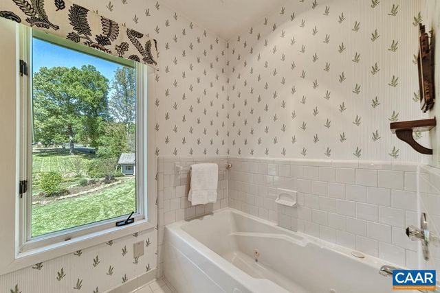 304 CLUB RD, Louisa, VA 23093