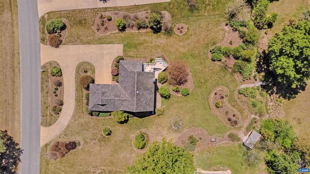 304 CLUB RD, Louisa, VA 23093