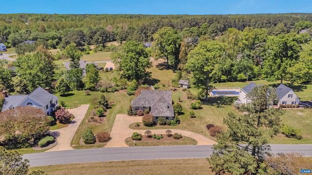 304 CLUB RD, Louisa, VA 23093