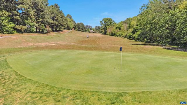 304 CLUB RD, Louisa, VA 23093