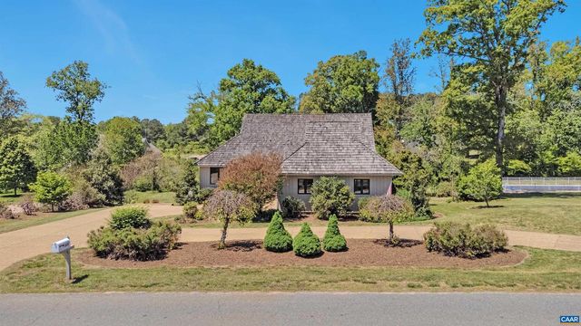 304 CLUB RD, Louisa, VA 23093