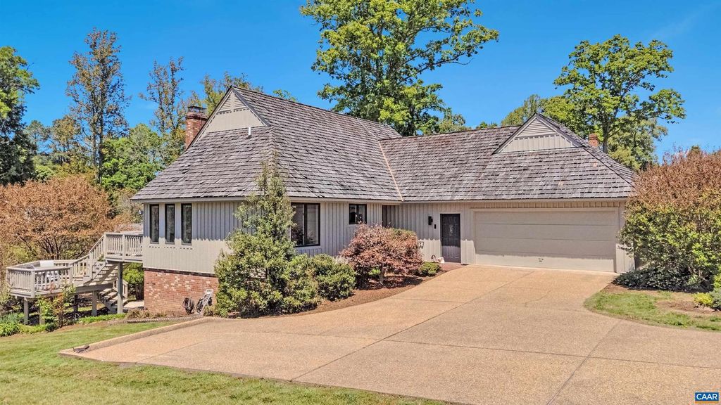 304 CLUB RD, Louisa, VA 23093