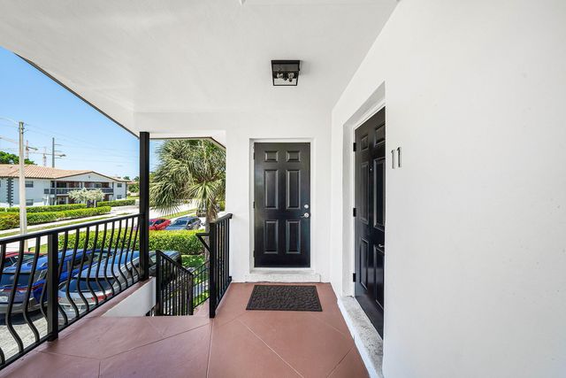 240 SW 7th Street 11, Boca Raton, FL 33432