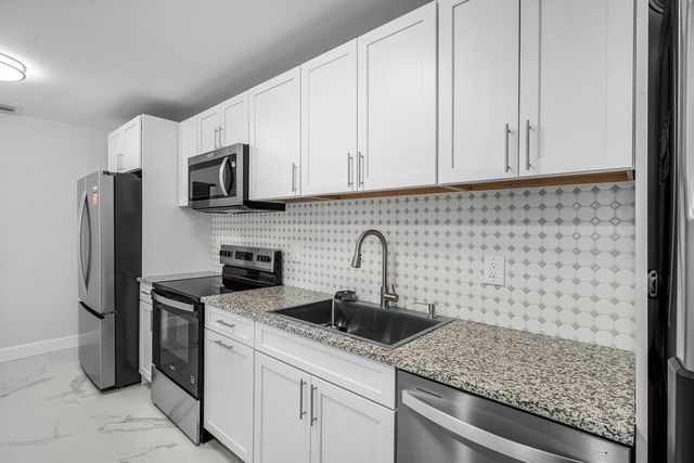 240 SW 7th Street 11, Boca Raton, FL 33432