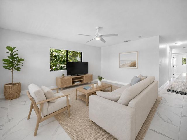 240 SW 7th Street 11, Boca Raton, FL 33432