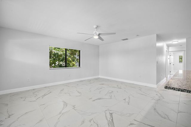 240 SW 7th Street 11, Boca Raton, FL 33432