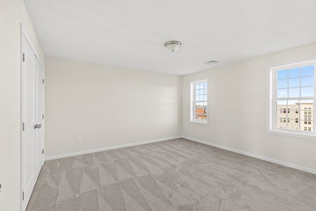 393 Court St 5, Plymouth, MA 02360