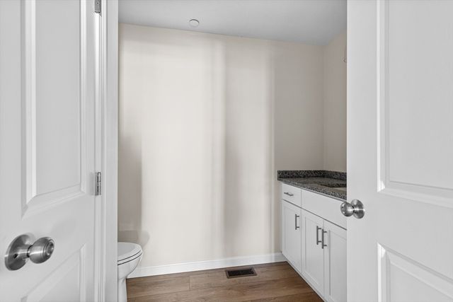 393 Court St 5, Plymouth, MA 02360