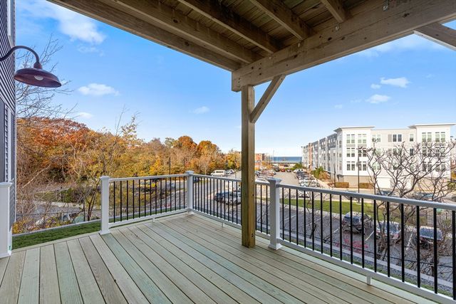 393 Court St 5, Plymouth, MA 02360