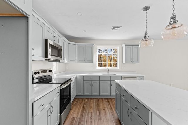 393 Court St 5, Plymouth, MA 02360