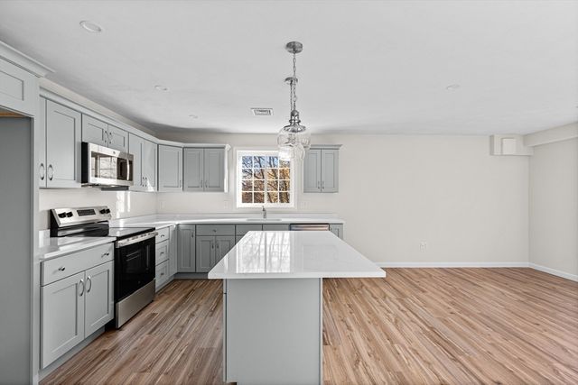 393 Court St 5, Plymouth, MA 02360