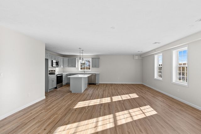 393 Court St 5, Plymouth, MA 02360