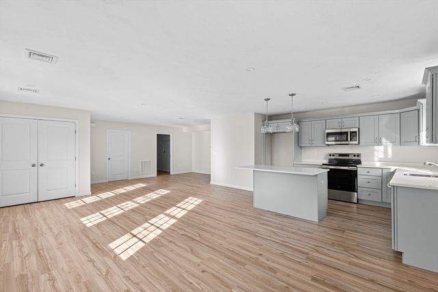 393 Court St 5, Plymouth, MA 02360