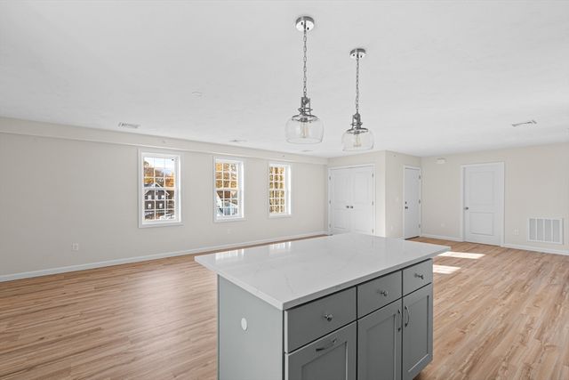 393 Court St 5, Plymouth, MA 02360