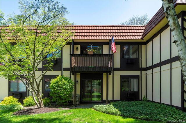 7 Loudon Drive 8, Fishkill, NY 12524