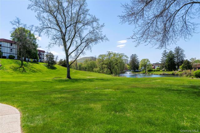 7 Loudon Drive 8, Fishkill, NY 12524