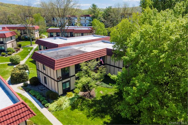 7 Loudon Drive 8, Fishkill, NY 12524