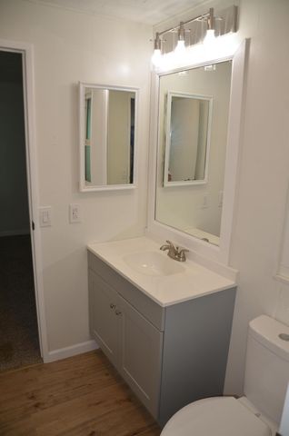 2400 W Midvalley Avenue S8, Visalia, CA 93277