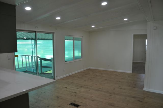 2400 W Midvalley Avenue S8, Visalia, CA 93277