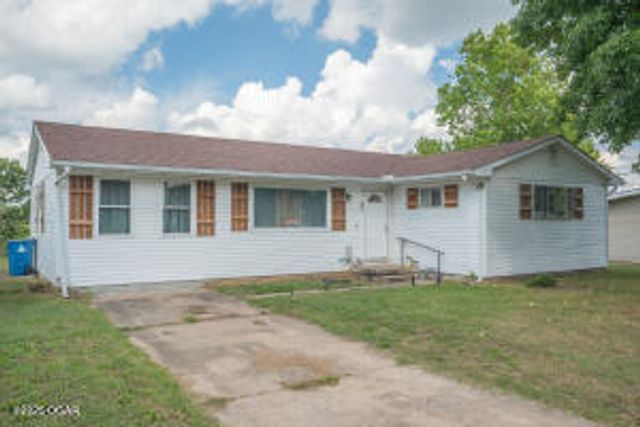 246 Hillcrest Drive, Neosho, MO 64850