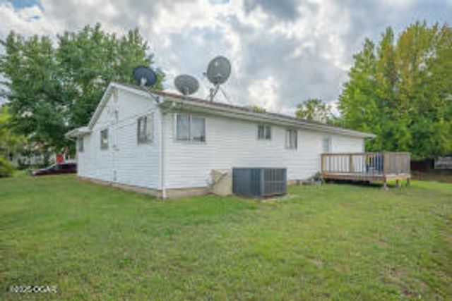 246 Hillcrest Drive, Neosho, MO 64850