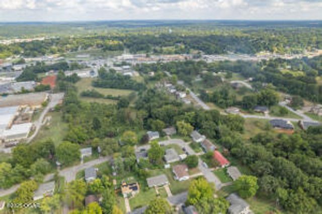 246 Hillcrest Drive, Neosho, MO 64850