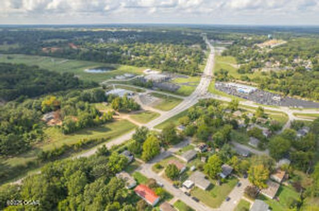 246 Hillcrest Drive, Neosho, MO 64850