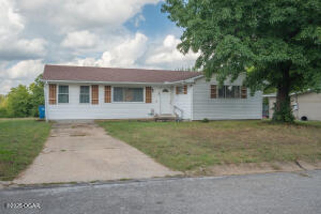 246 Hillcrest Drive, Neosho, MO 64850