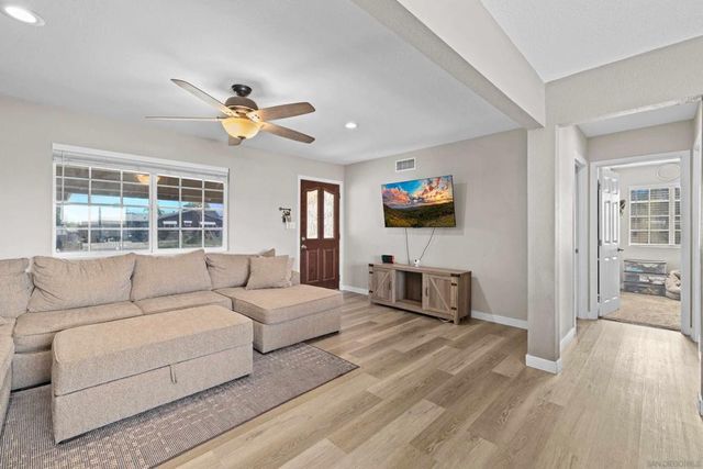 366 Tiny, El Cajon, CA 92019