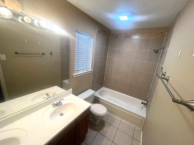 1735 Jo Ann Lane, Sugar Land, TX 77498