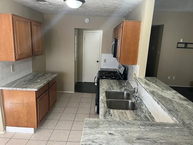 1735 Jo Ann Lane, Sugar Land, TX 77498